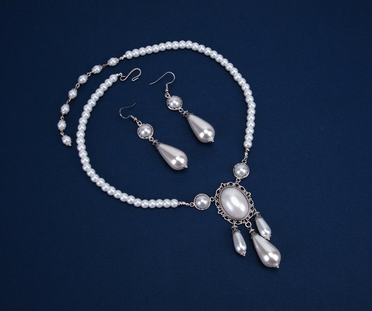Princess Louise Large Pearl Earrings in Antique Silver – Many Moons Emporium