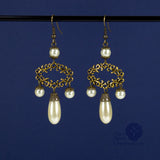 pearl Renaissance earrings golden Lady Blythe