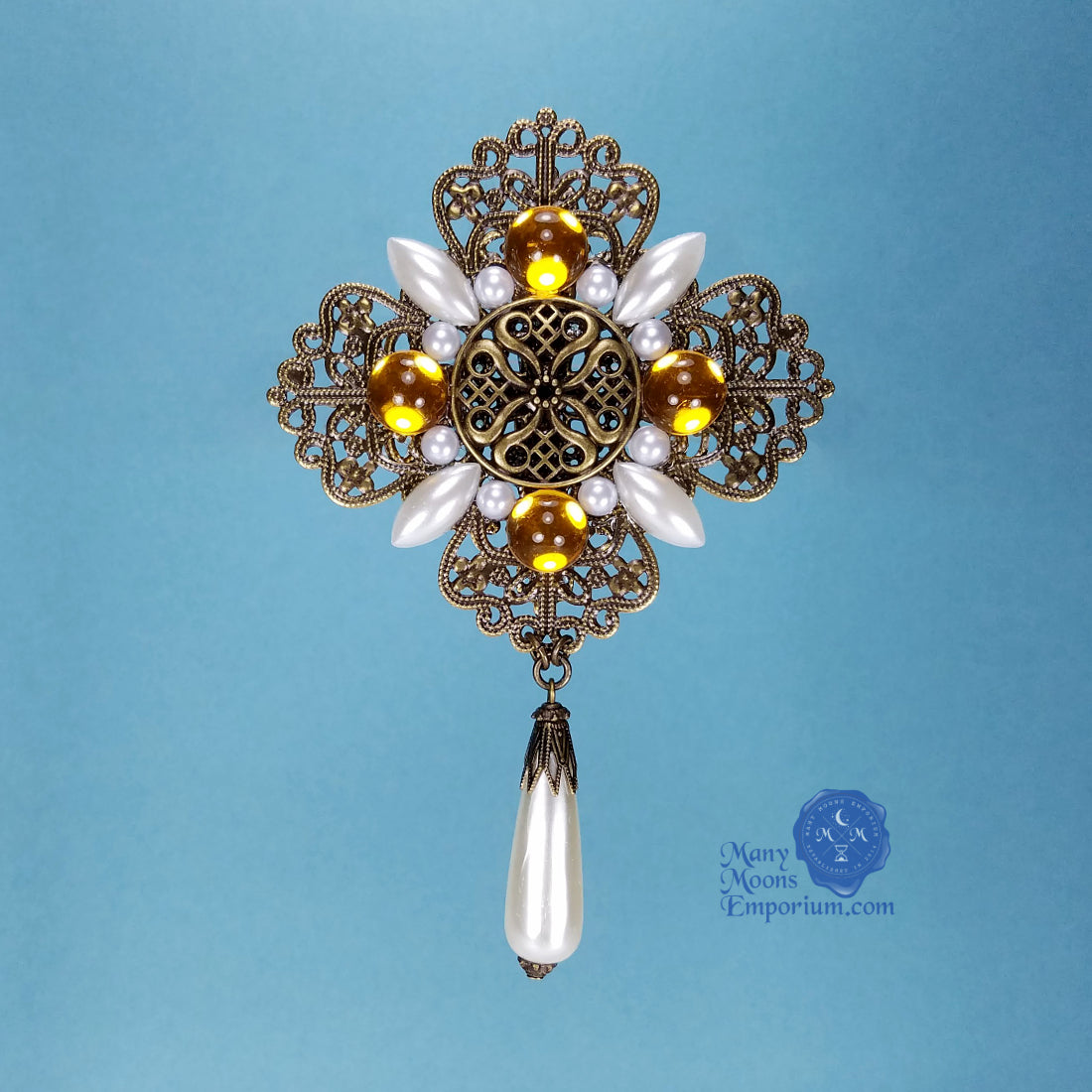 Duchess Lorraine golden amber brooch pin – Many Moons Emporium