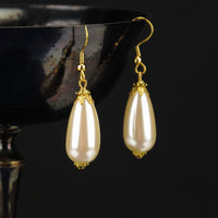 pearl Renaissance wedding earrings gold Milady Pauline