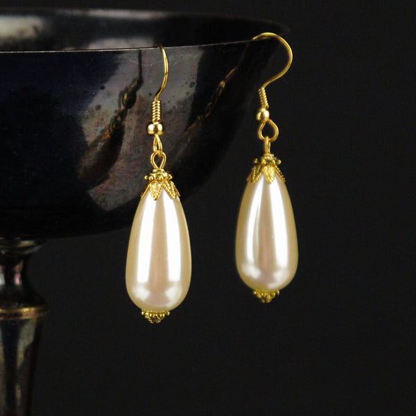 pearl Renaissance earrings gold Milady Pauline