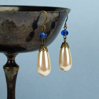 Renaissance pearl drop earrings blue bronze Signora Verena