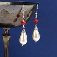 Renaissance pearl drop earrings red silver Signora Verena