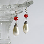 Victorian teardrop pearl earrings red silver Signora Verena